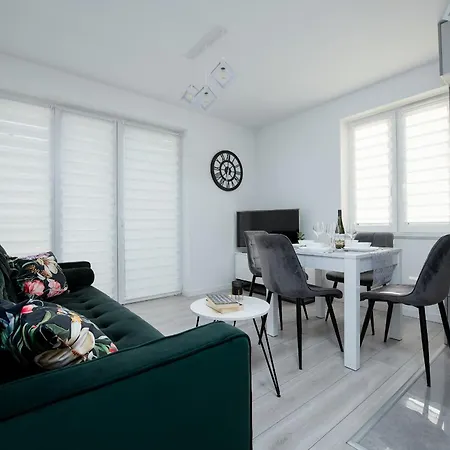 Apartment Karpia - 50m2, Parking, Balcony - By Rentujemy *