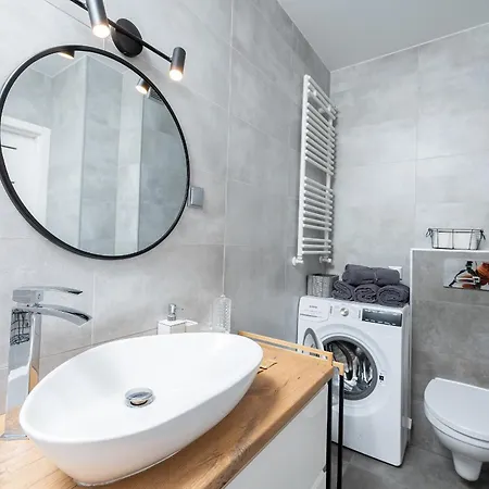 Karpia - 50m2, Parking, Balcony - By Rentujemy Poznan