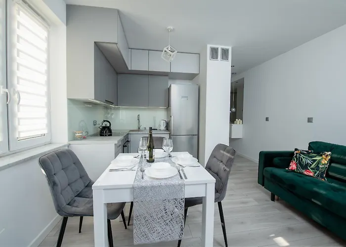 Karpia - 50m2, Parking, Balcony - By Rentujemy Appartement *