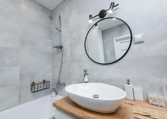 Karpia - 50m2, Parking, Balcony - By Rentujemy Apartment Poznan