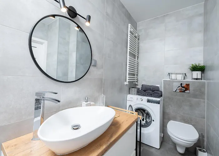 Karpia - 50m2, Parking, Balcony - By Rentujemy Poznan